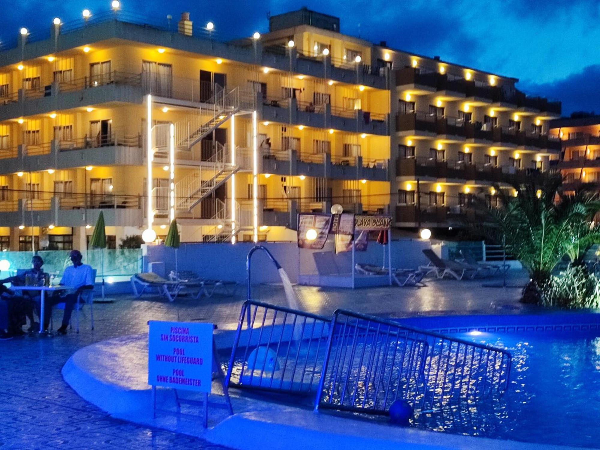 Bj Bei Juan Hostal S'Illot  Exterior photo